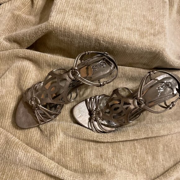 Carlos Sandal Heels - Casual or Dress - 3" Heel - Size 10M - Picture 2 of 4